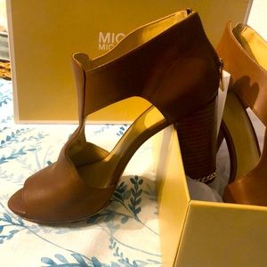 Micheal Kors Sabrina open toe